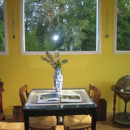 Bambou Couette-café Genneville